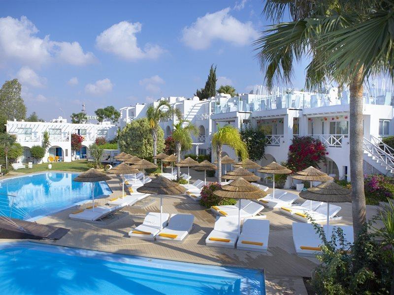 So Nice Beach Resort Ayia Napa Exteriör bild